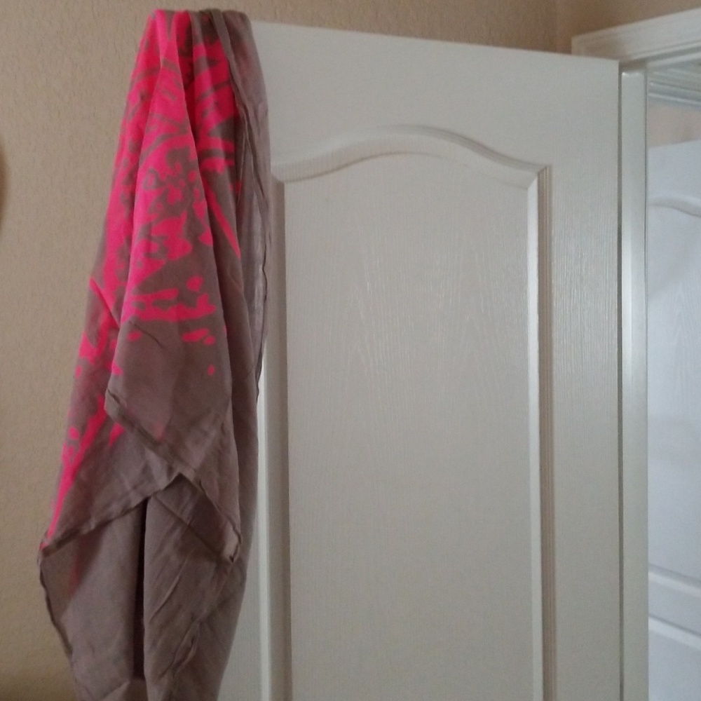 Beautiful Internity scarf
